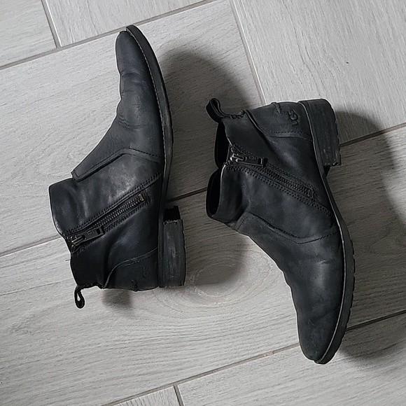 UGG • Aureo Ankle Boot, Zipper, Size 10 - Picture 3 of 10